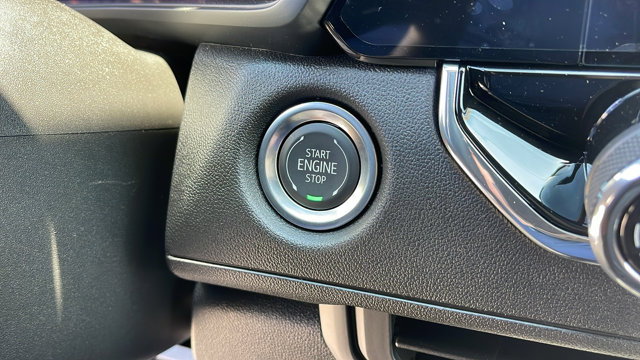 Vehicle image 22 of 32