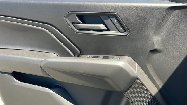 Vehicle image 29 of 32