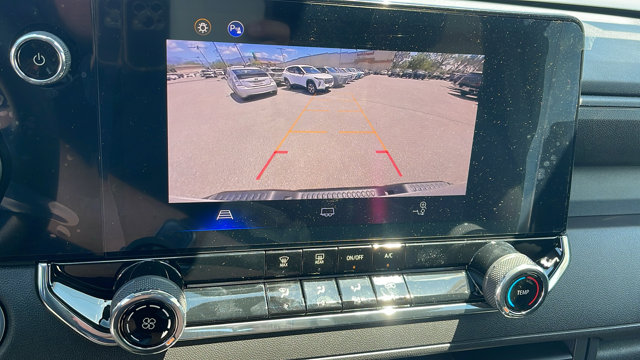 Vehicle image 21 of 32