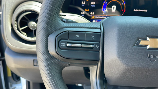 Vehicle image 26 of 32