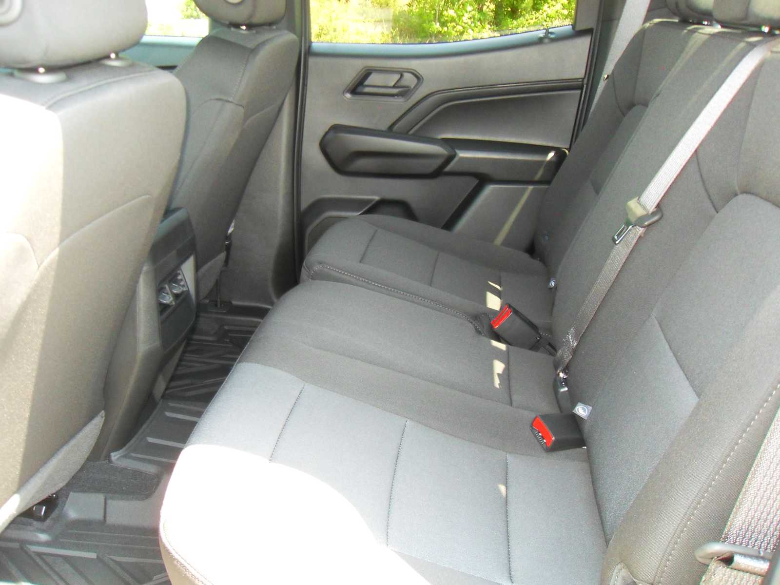 Vehicle image 13 of 36