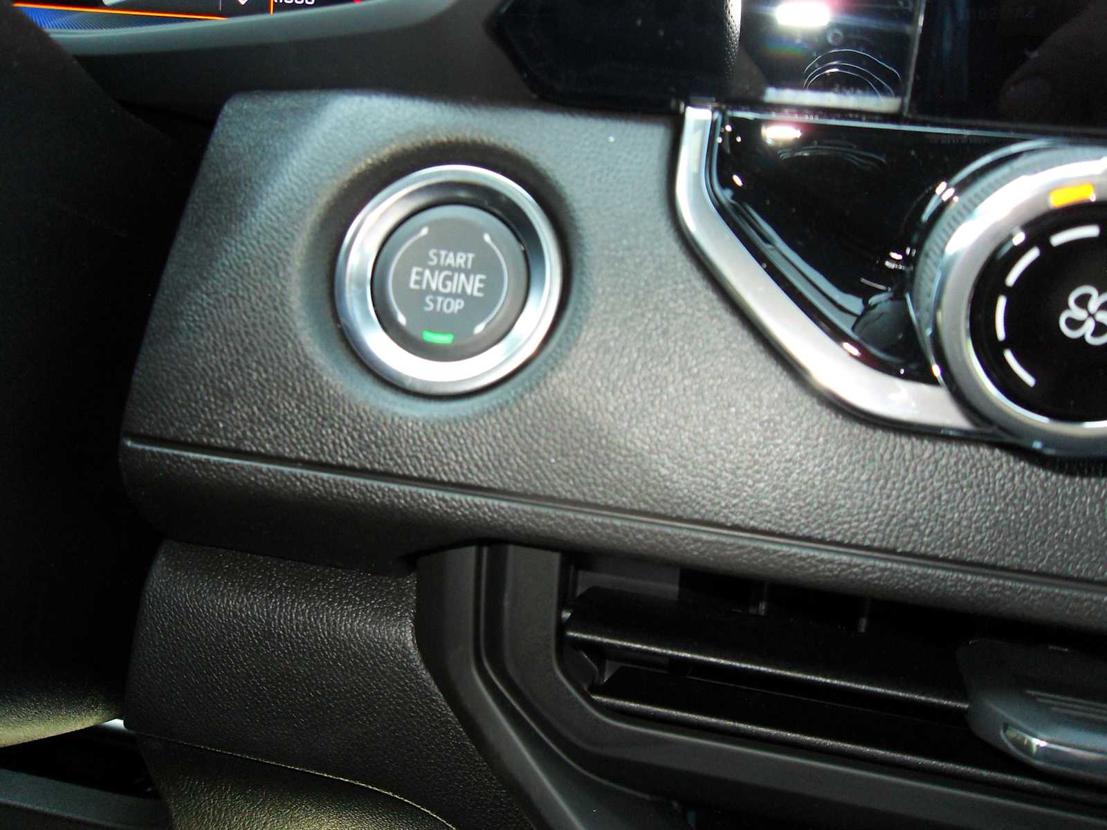 Vehicle image 35 of 36