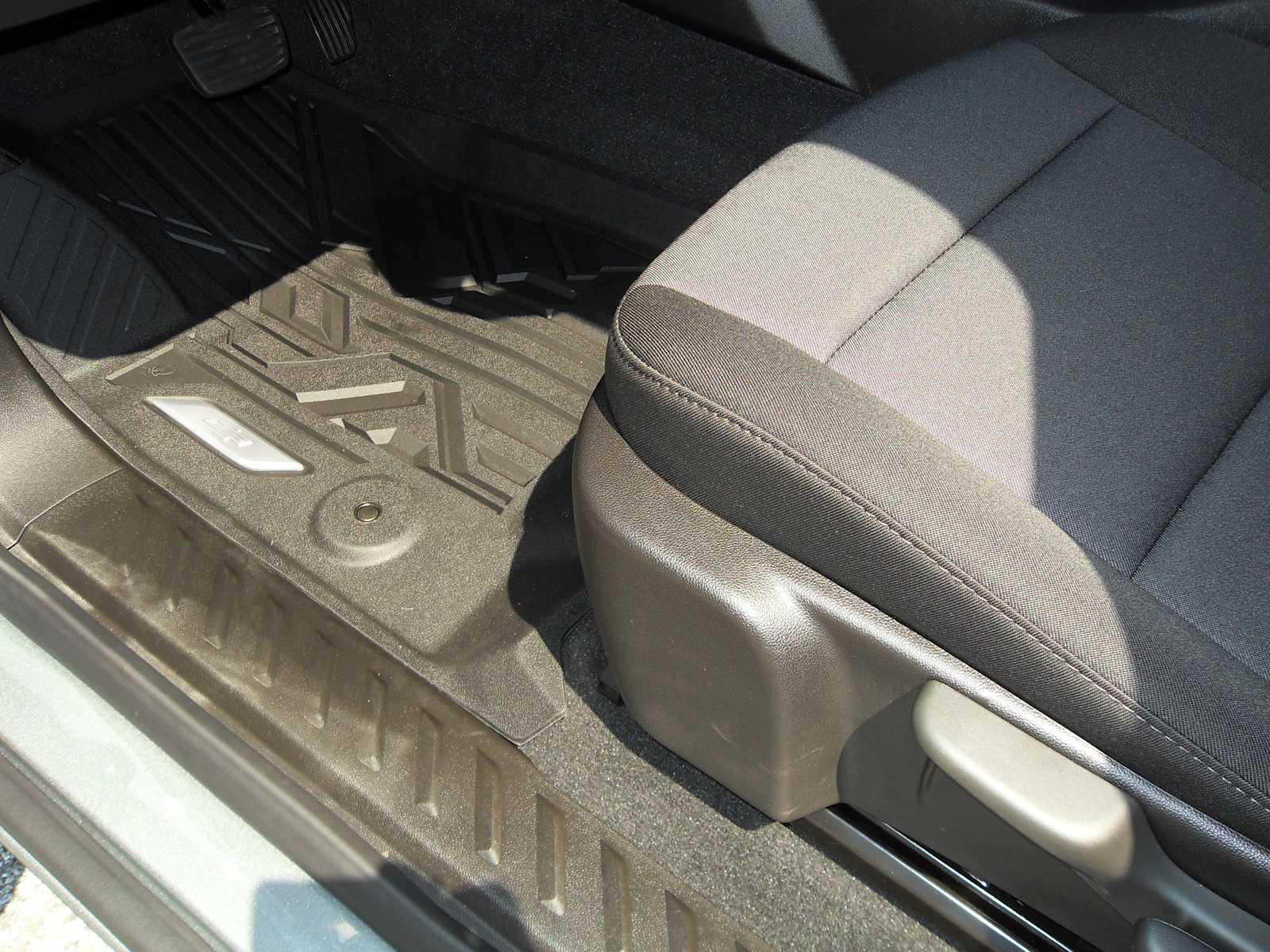 Vehicle image 34 of 36