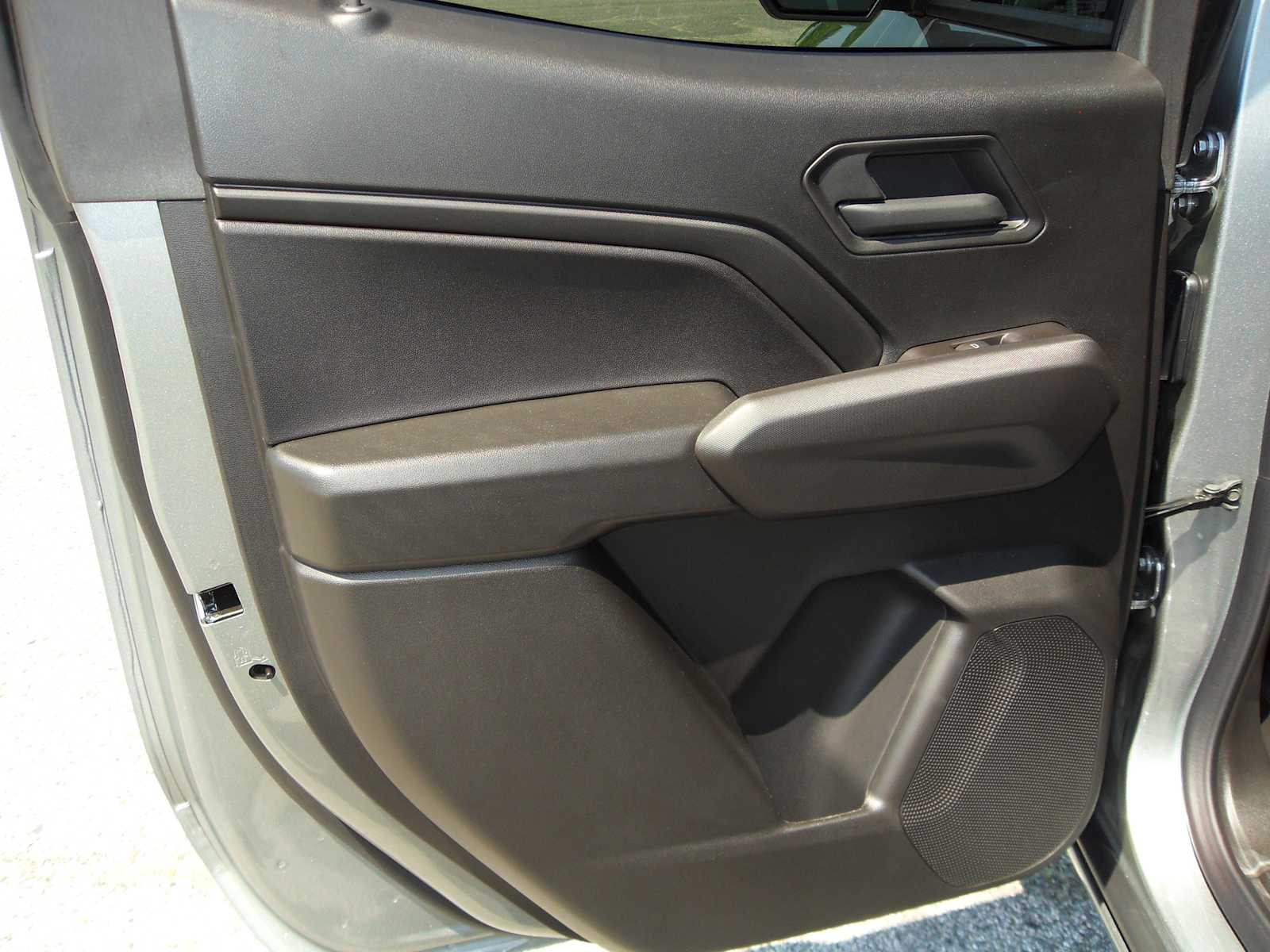 Vehicle image 28 of 36