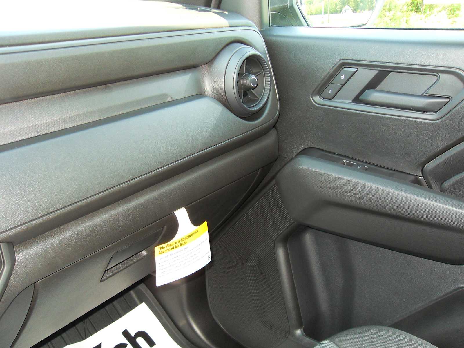 Vehicle image 17 of 36