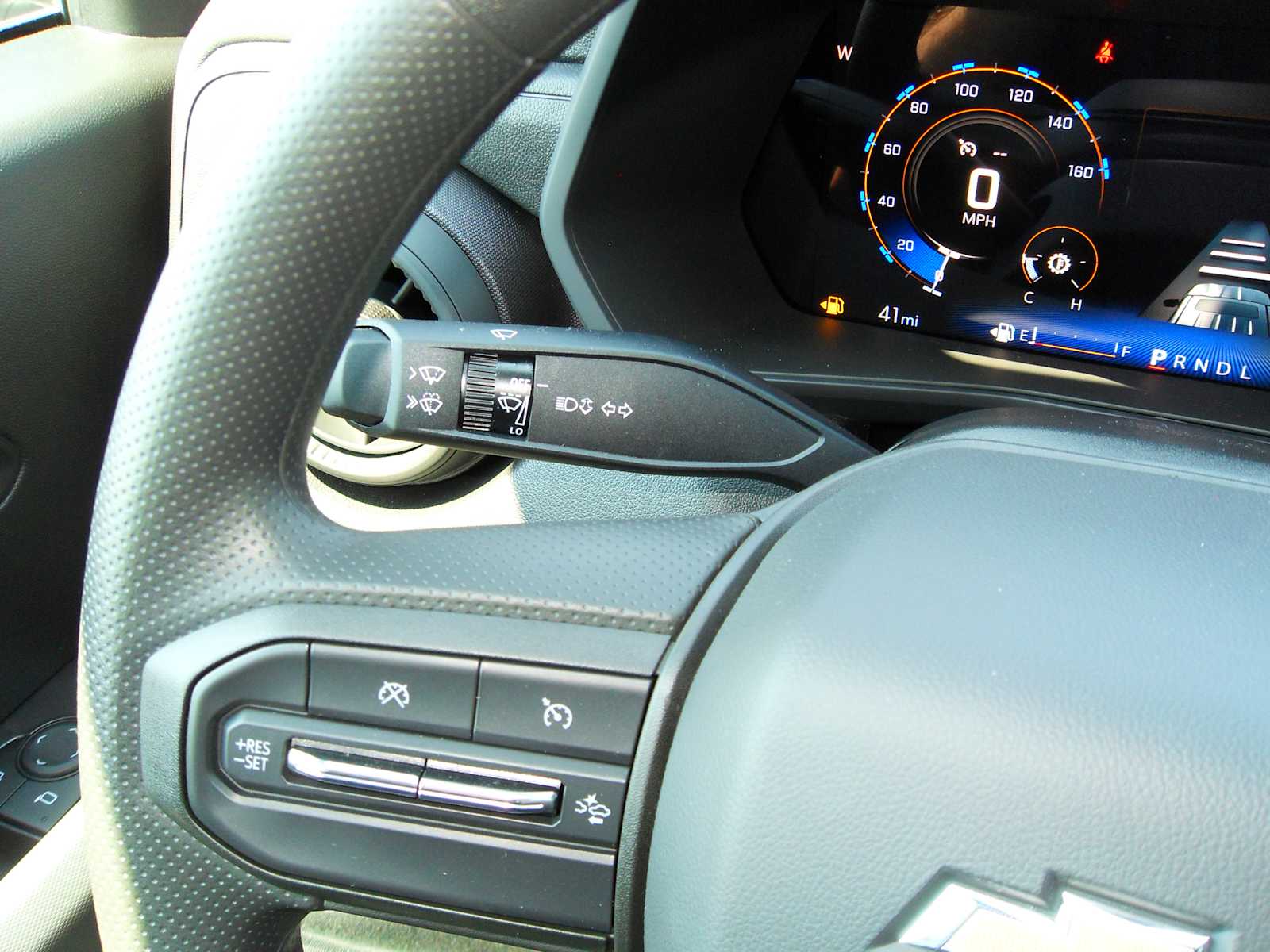 Vehicle image 32 of 36