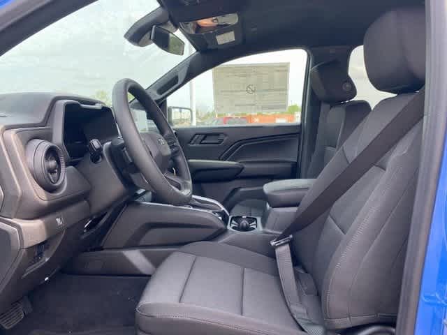 Vehicle image 15 of 21