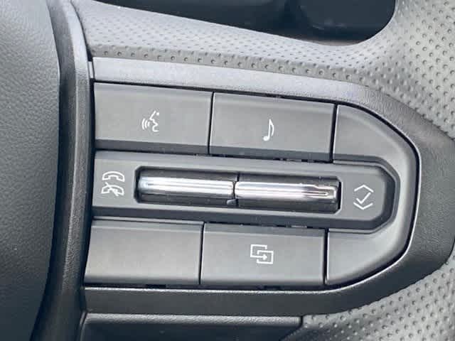 Vehicle image 11 of 21