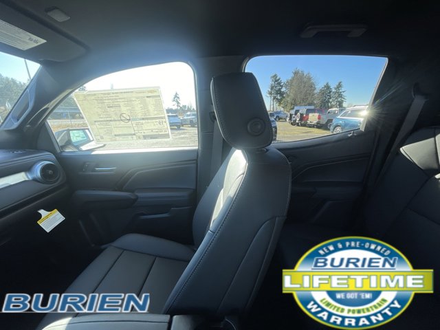 Vehicle image 12 of 41