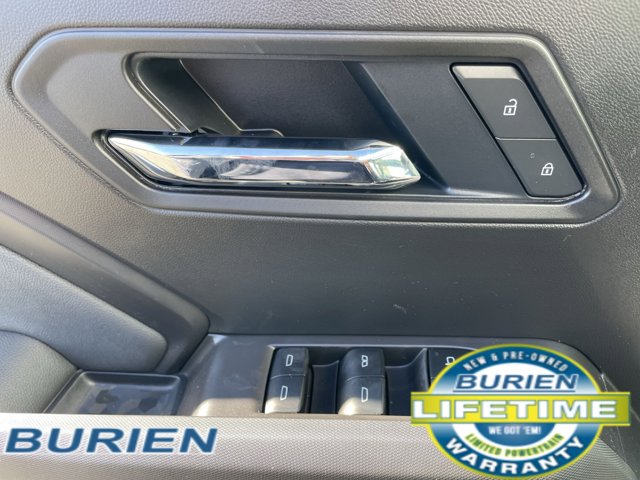 Vehicle image 31 of 41