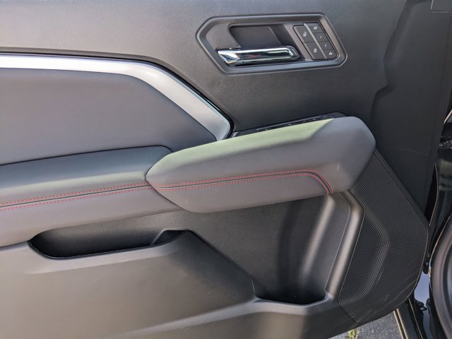 2025 Chevrolet Colorado Z71 Image 17 of 21