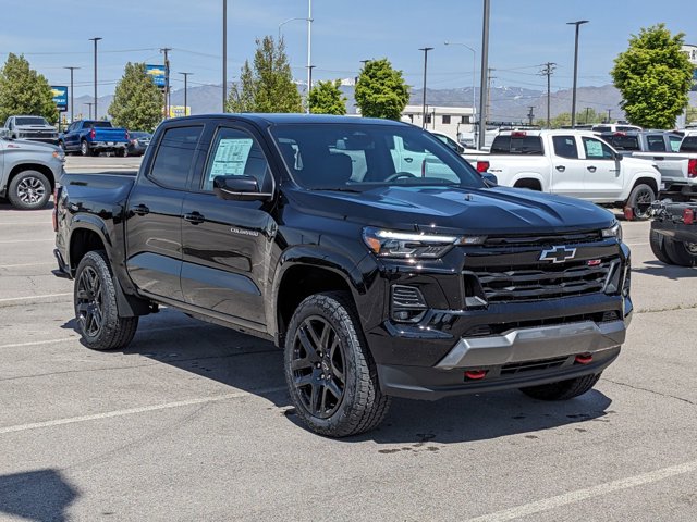 2025 Chevrolet Colorado Z71 Image 3 of 21