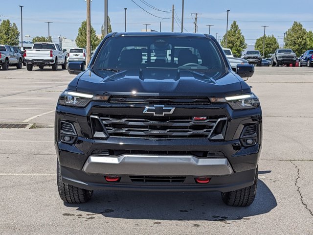 2025 Chevrolet Colorado Z71 Image 2 of 21