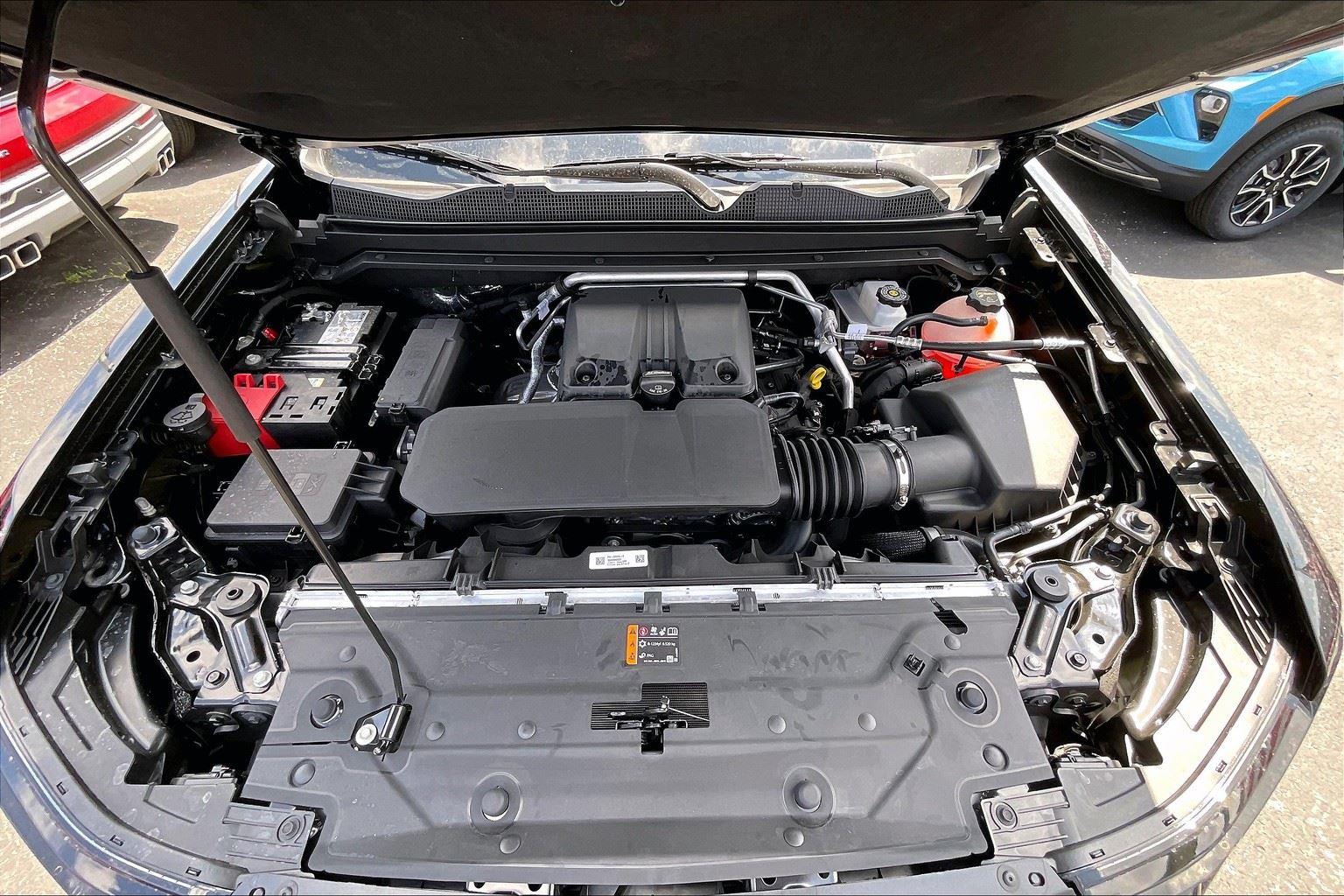 2025 Chevrolet Colorado Z71 Image 4 of 12