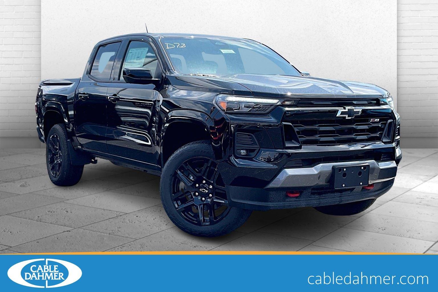 2025 Chevrolet Colorado Z71 Image 2 of 12