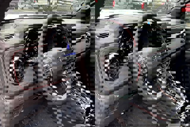 Vehicle image 6 of 14