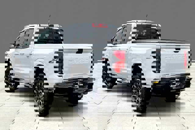 Vehicle image 4 of 14