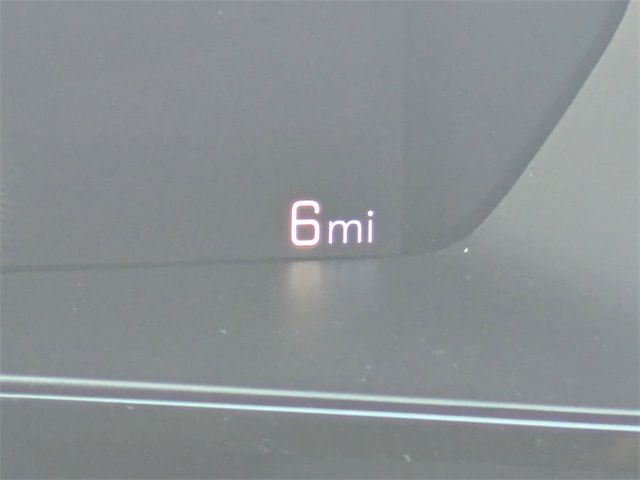 Vehicle image 21 of 34