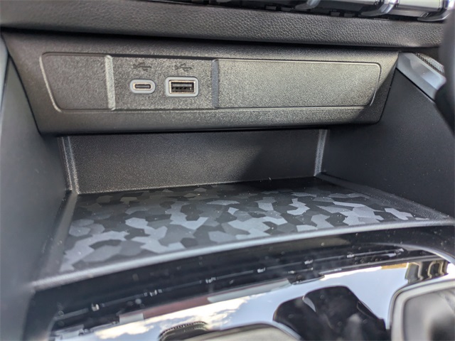 Vehicle image 12 of 34