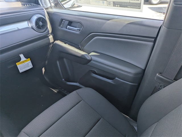 Vehicle image 14 of 34