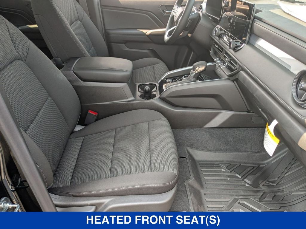 2025 Chevrolet Colorado LT Image 12 of 37