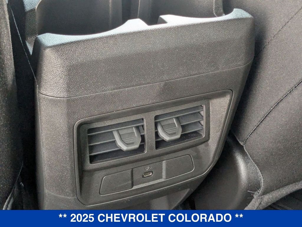 2025 Chevrolet Colorado LT Image 30 of 37