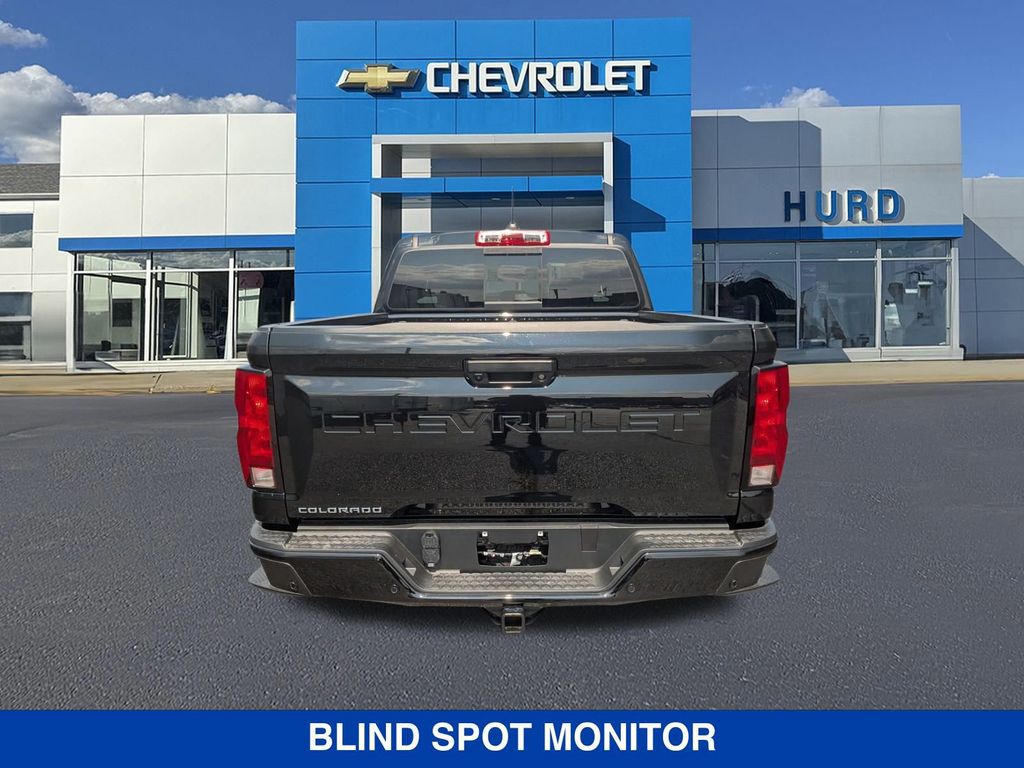 2025 Chevrolet Colorado LT Image 5 of 37