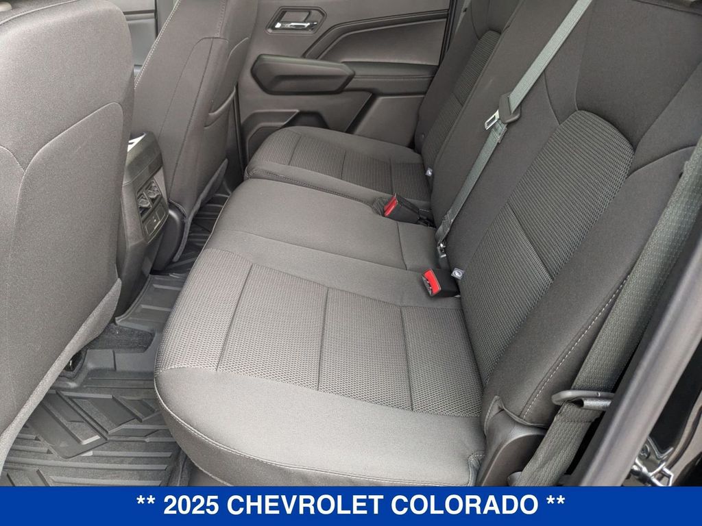 2025 Chevrolet Colorado LT Image 13 of 37