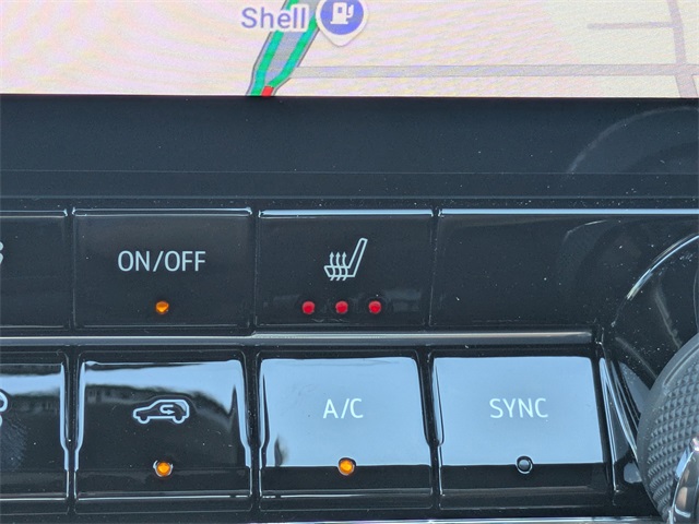 Vehicle image 21 of 34