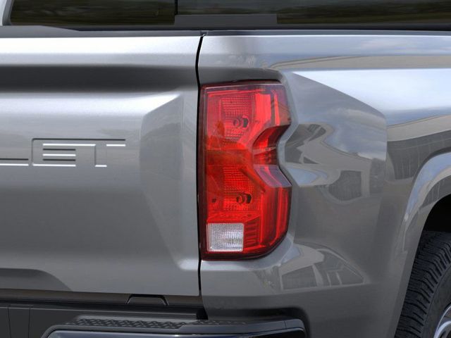 Vehicle image 11 of 24