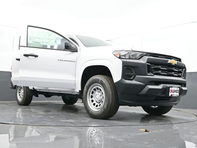 Vehicle image 13 of 67