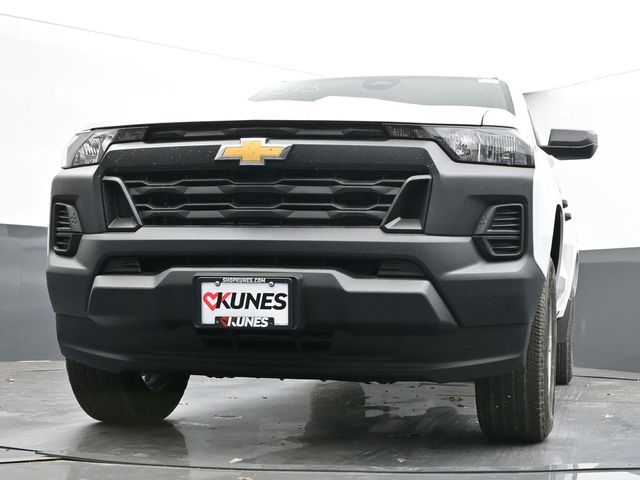 Vehicle image 34 of 67