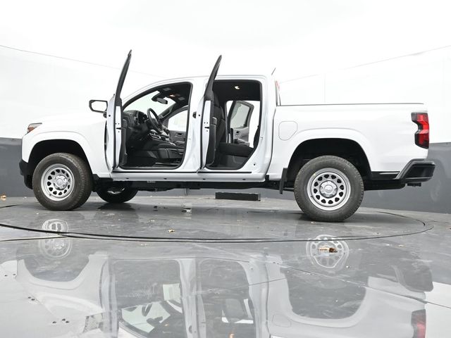 Vehicle image 40 of 67