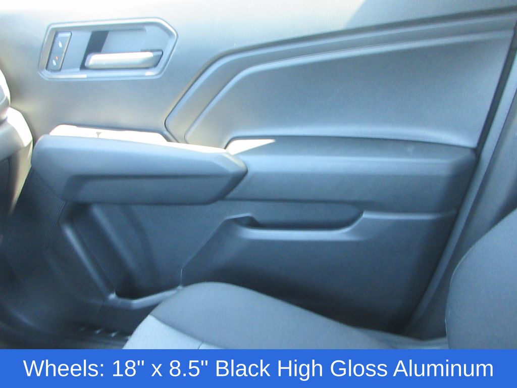 Vehicle image 27 of 30