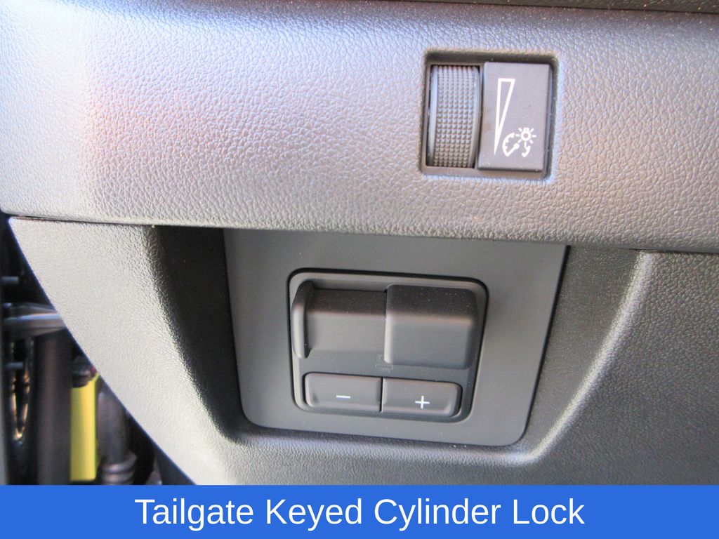 Vehicle image 23 of 30