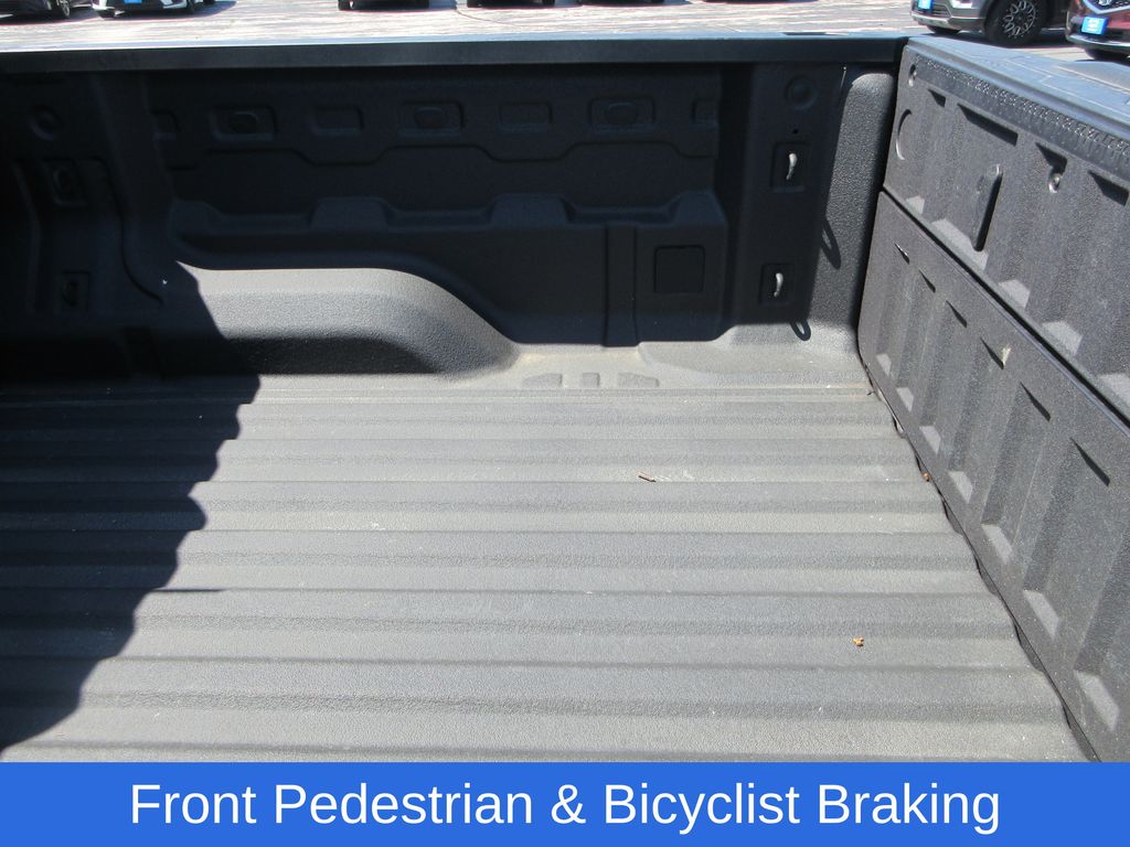Vehicle image 12 of 30