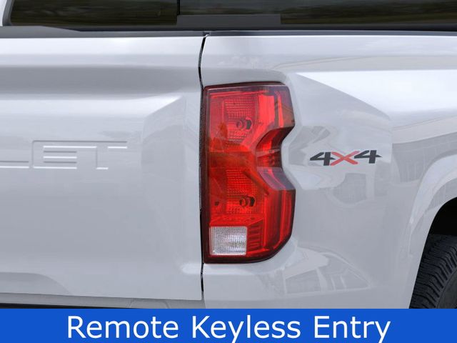 Vehicle image 11 of 24