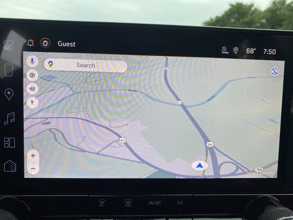 Vehicle image 22 of 32