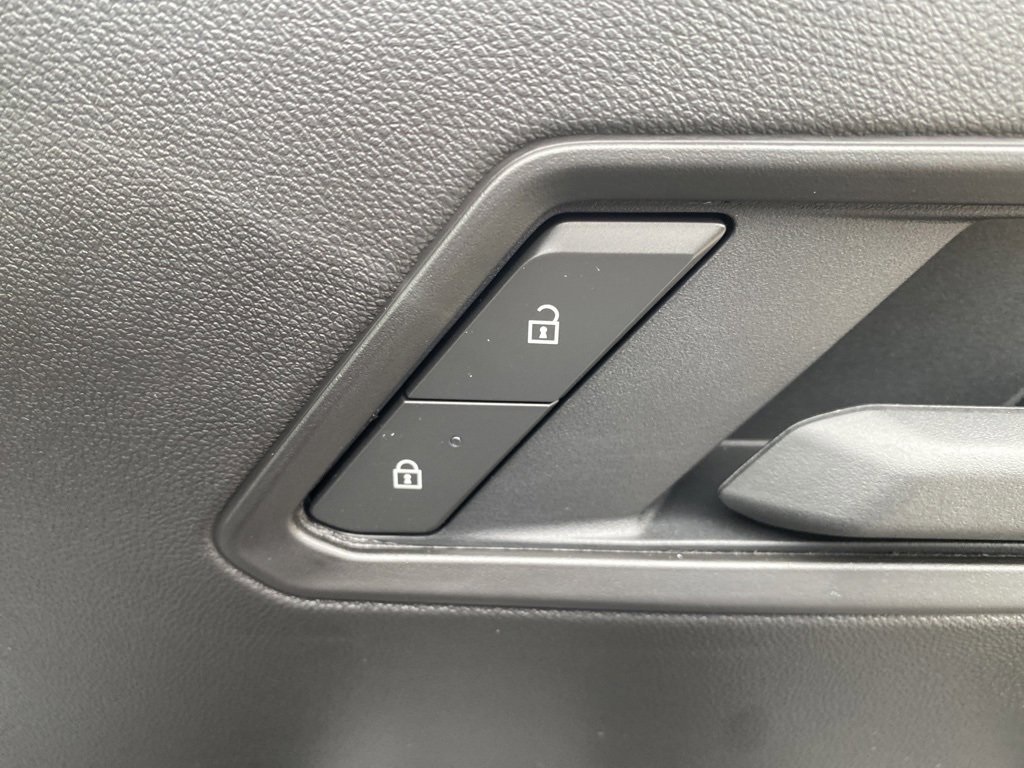 Vehicle image 24 of 32