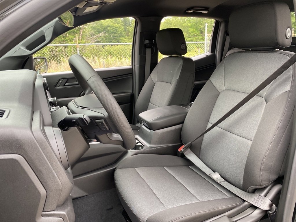 Vehicle image 16 of 32