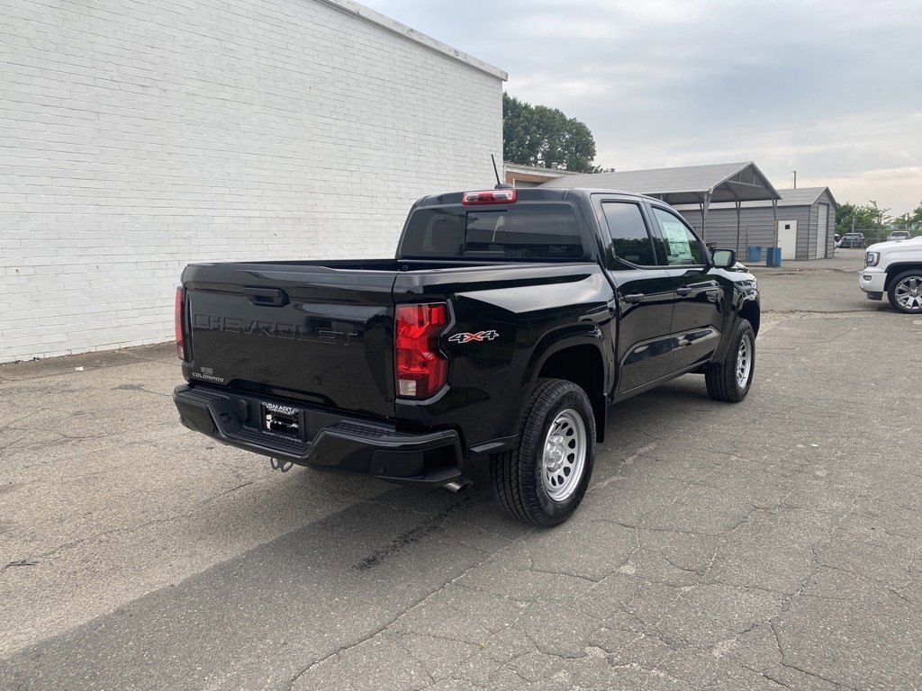 Vehicle image 5 of 32