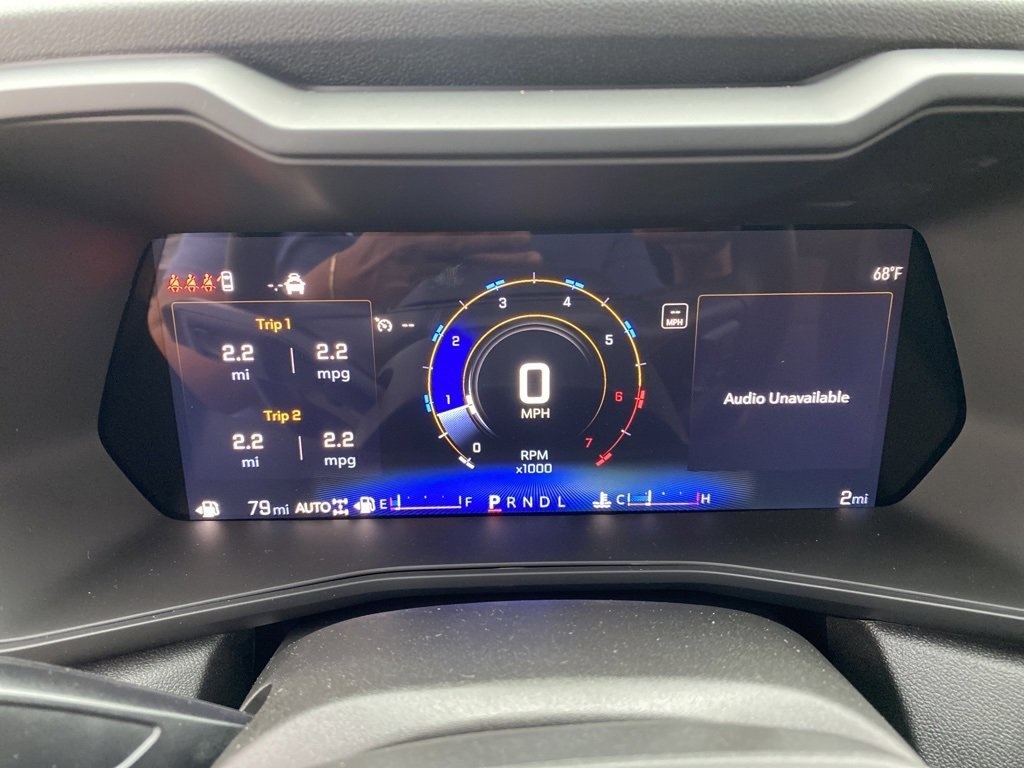 Vehicle image 21 of 32