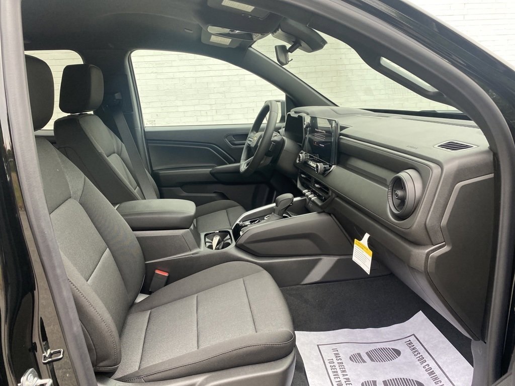 Vehicle image 18 of 32