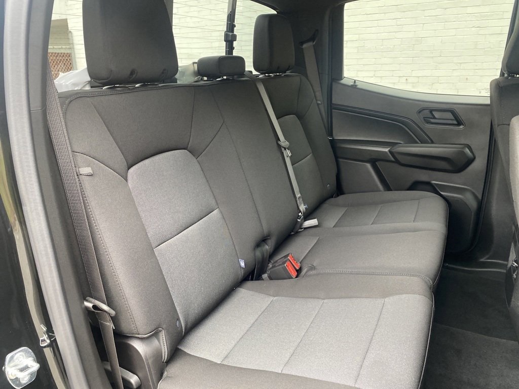 Vehicle image 13 of 32