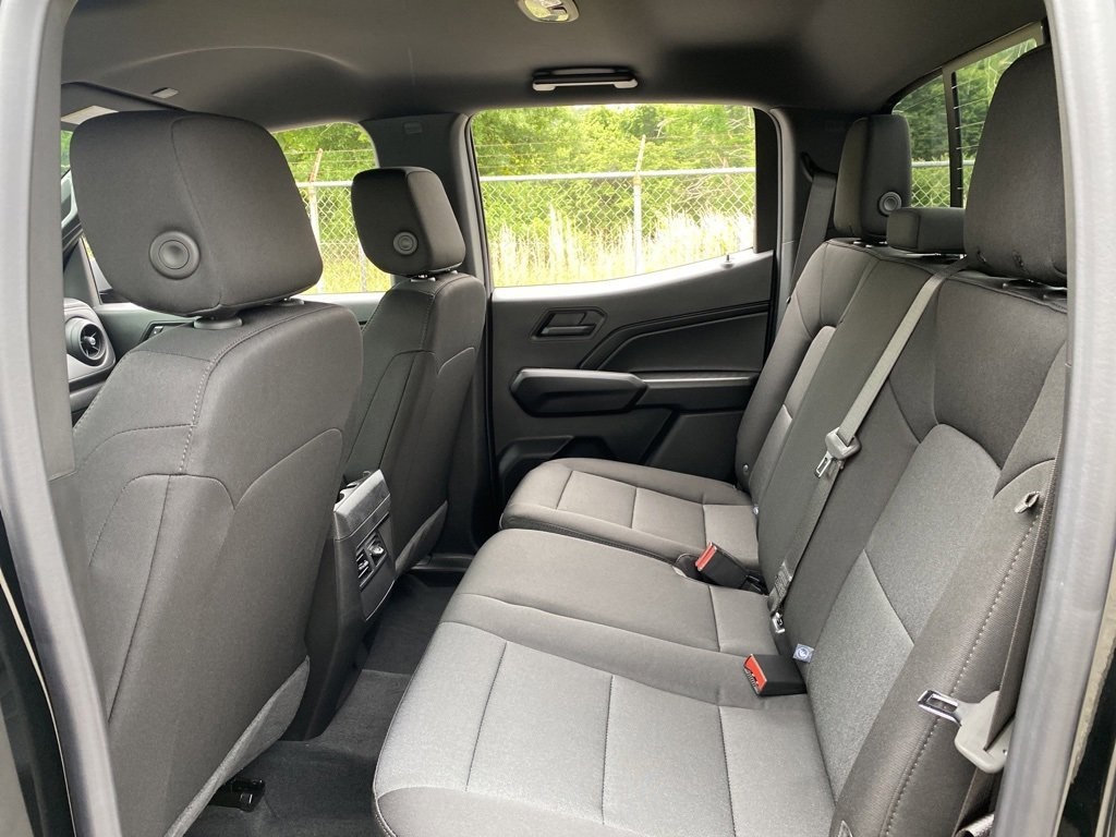 Vehicle image 17 of 32