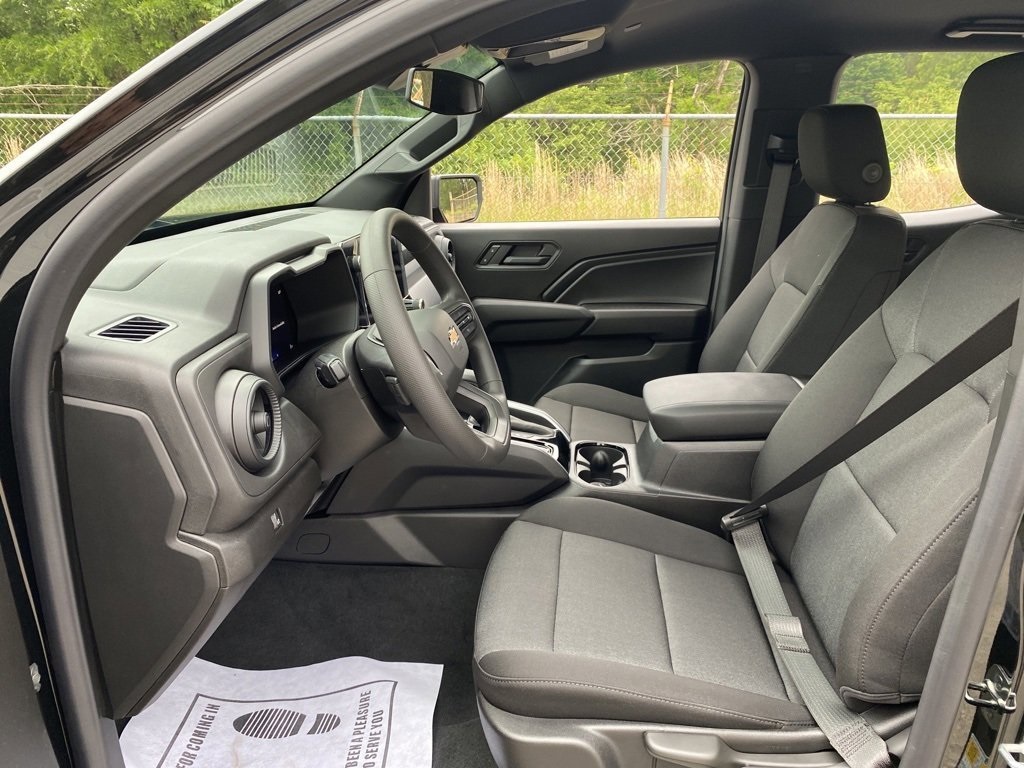 Vehicle image 19 of 32