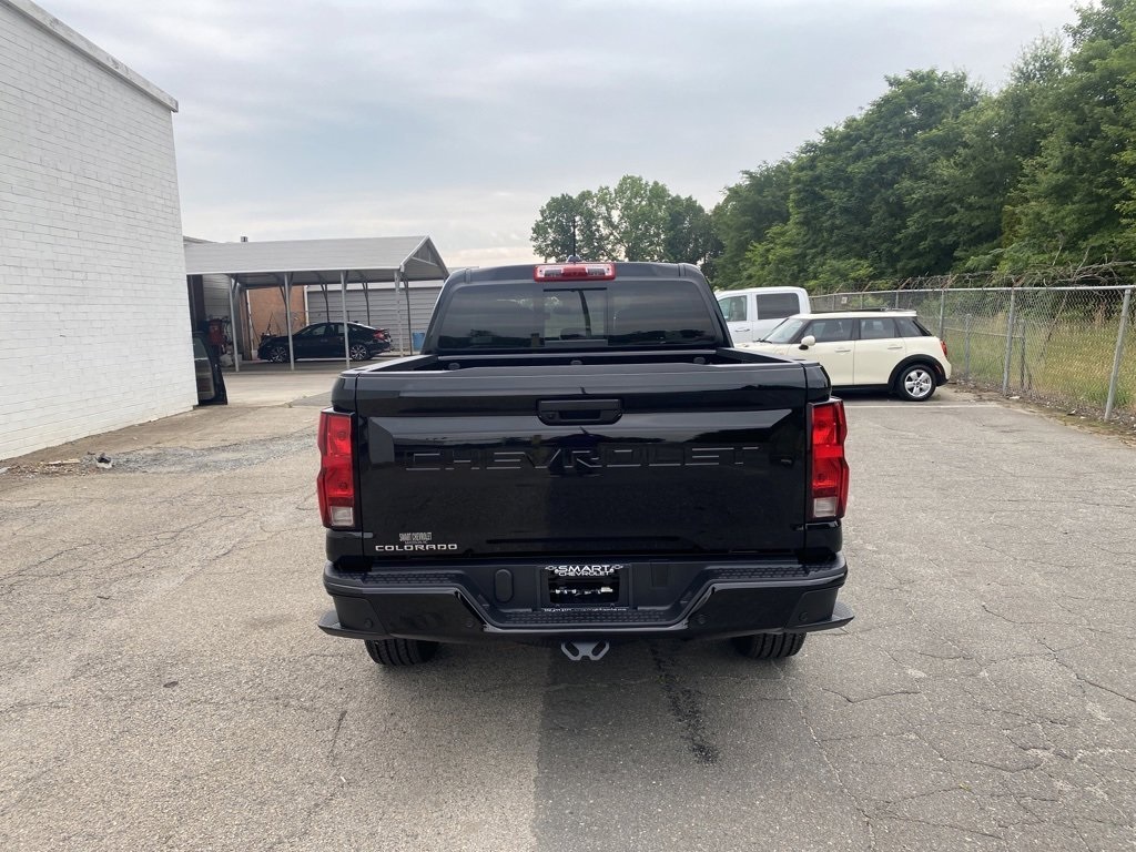 Vehicle image 6 of 32