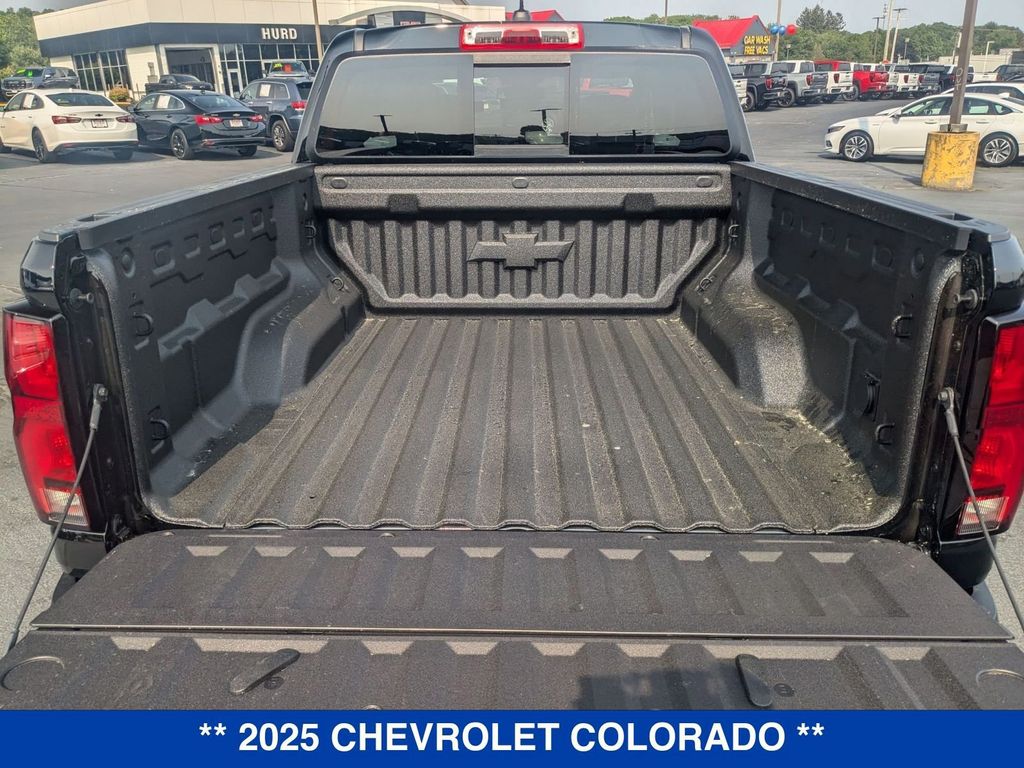2025 Chevrolet Colorado Z71 Image 11 of 42