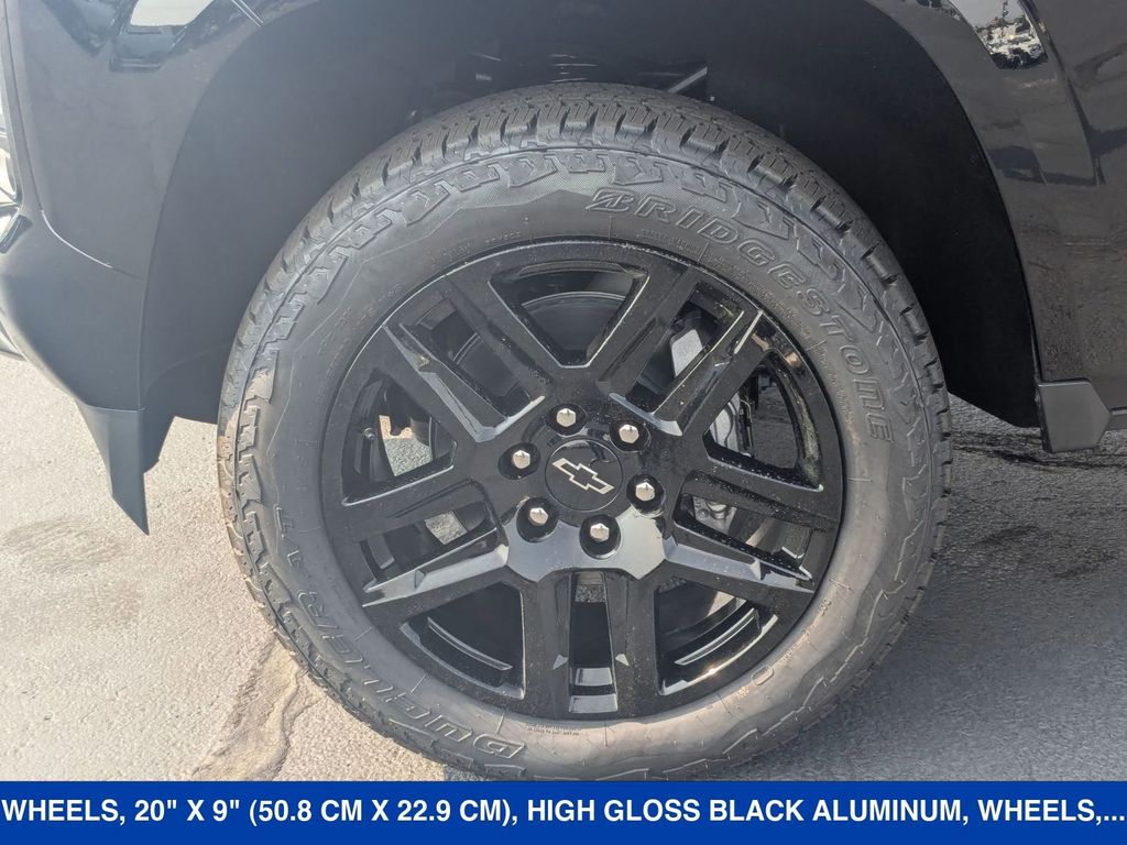 2025 Chevrolet Colorado Z71 Image 10 of 42