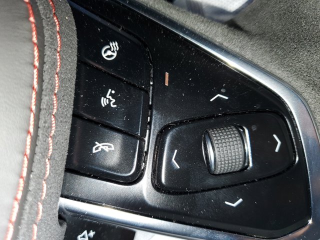 2025 Chevrolet Corvette 2LT Image 17 of 28